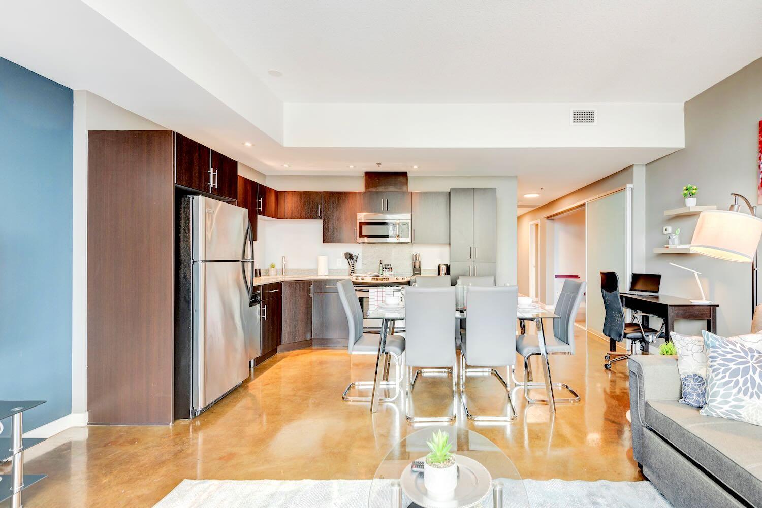 Modern 2Br Condo - King Bed - Downtown City Views YYC Eksteriør billede